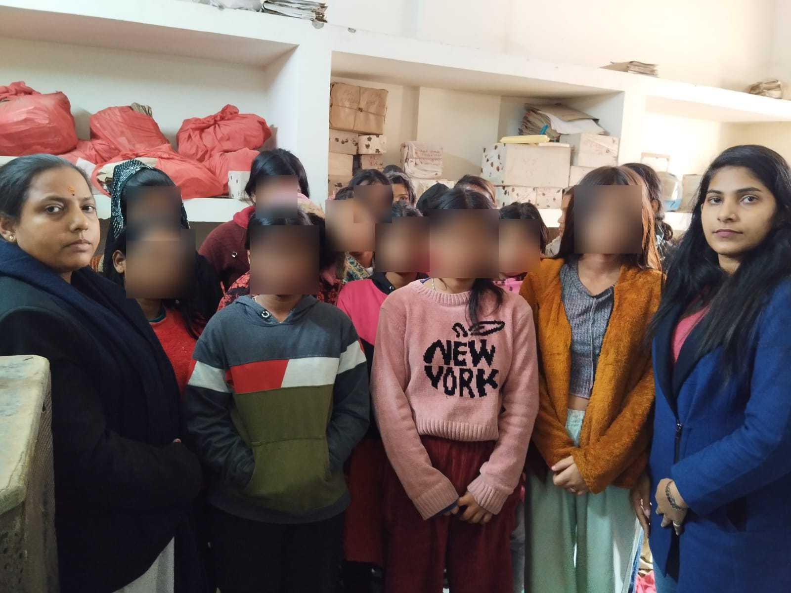 सारण में देर रात छापों में छह आर्केस्ट्रा समूहों से 15 लड़कियों को मुक्त कराया, सात गिरफ्तार*