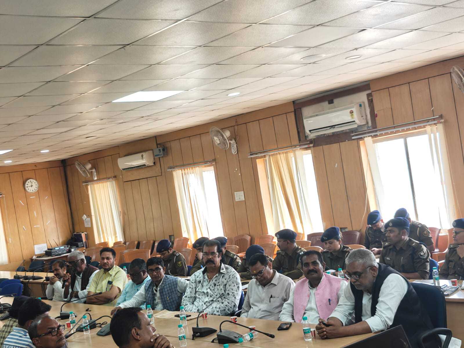 SHEOHAR; होली का पर्व शांति और सौहार्द के साथ मनाने की अपील