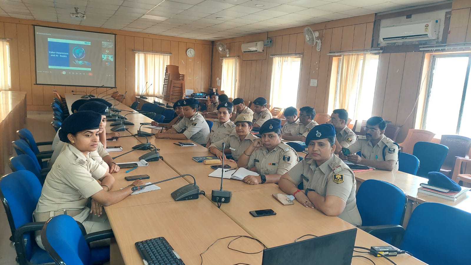 SHEOHAR .पुलिस को दिया गया साइबर सिक्योरिटी एंड एआई प्रशिक्षण