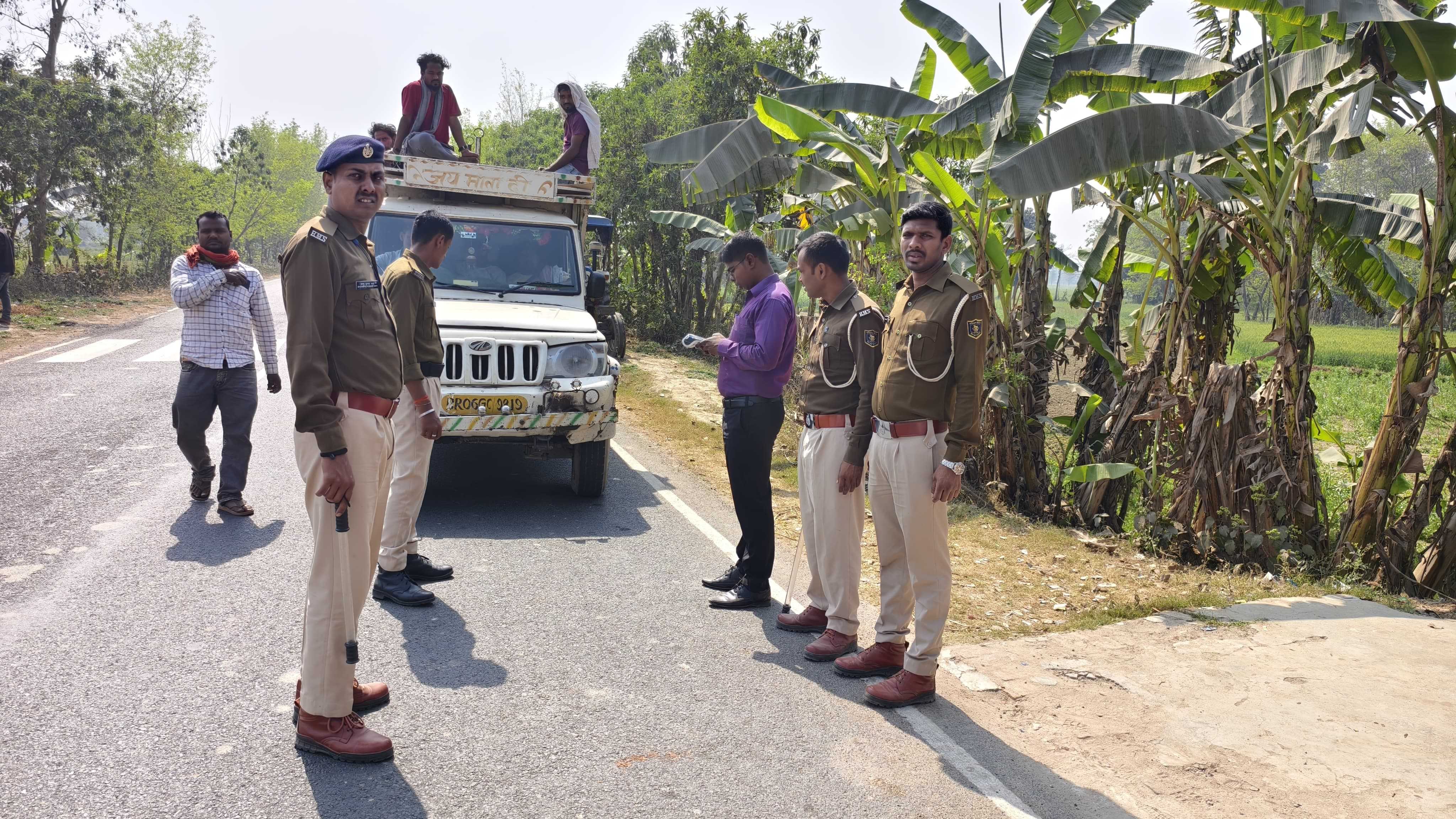 SHEOHAR*होली पर्व को लेकर प्रशासन सख्त,  वाहनों की जा रही जांच*