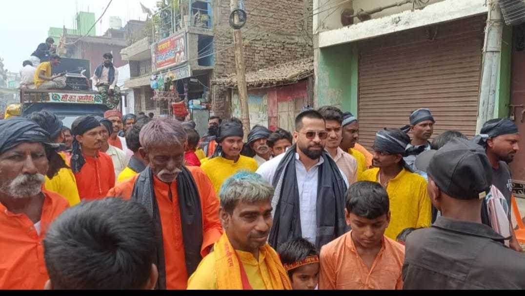 गाजे-बाजे के साथ शिवहर में नगर सभापति की मौजूदगी में निकली कलश यात्रा, शनि मंदिर में होगी मूर्ति स्थापना*