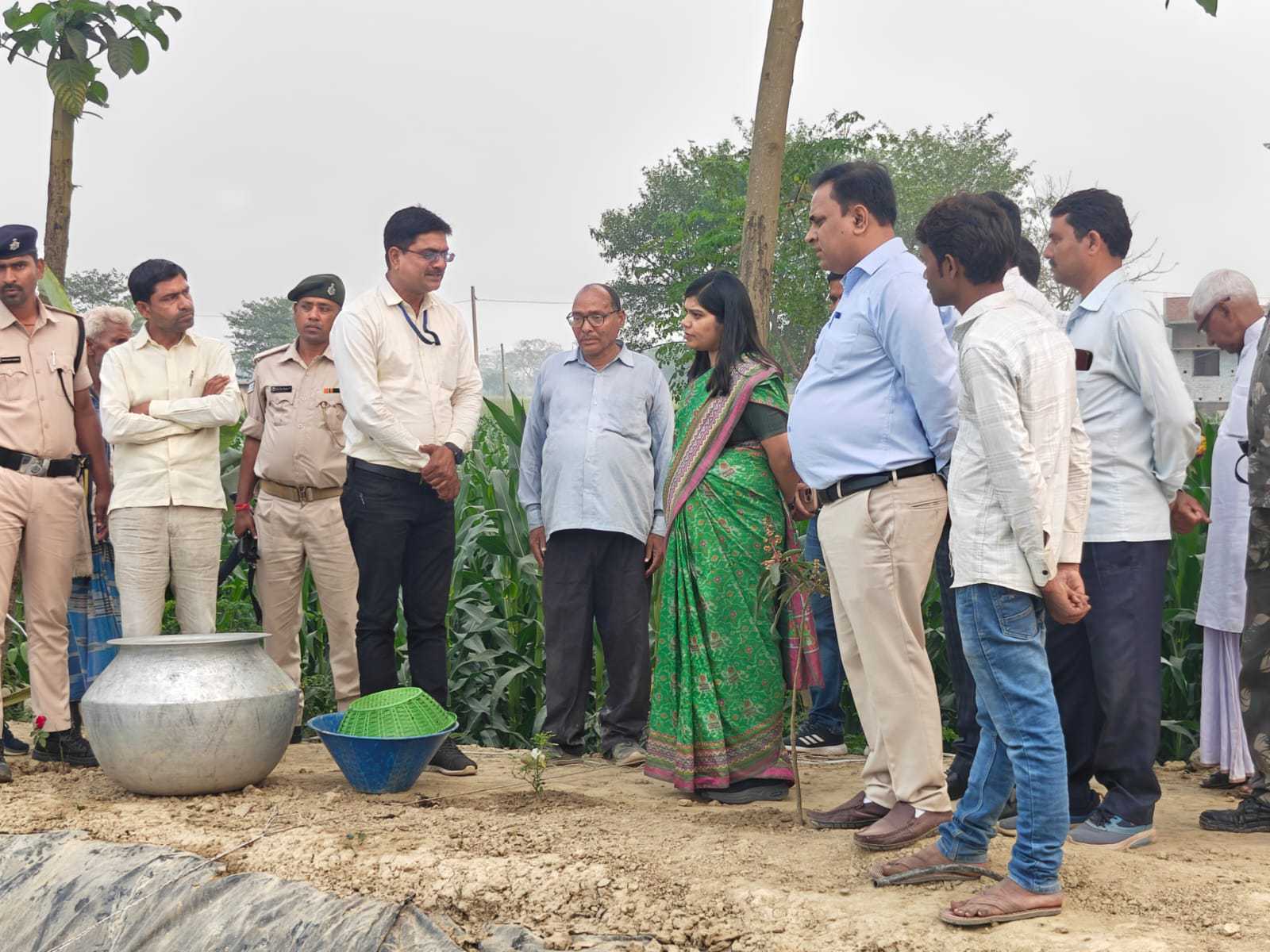 डीएम ने मतस्य पालन परियोजना के प्रगति का लिया जायजा