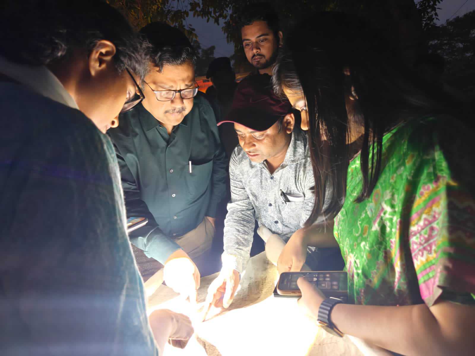 SHEOHAR; तरियानी में उधोग  स्थापित होंगे . आयुक्त ने लिया जायजा. युवाओं को मिलेगा रोजगार