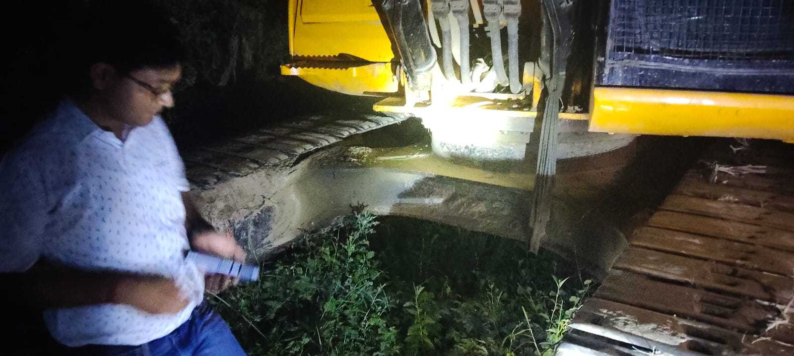 SHEOHAR*अवैध खनन में इस्तेमाल किये जा रहे पोक्लेन जब्त*