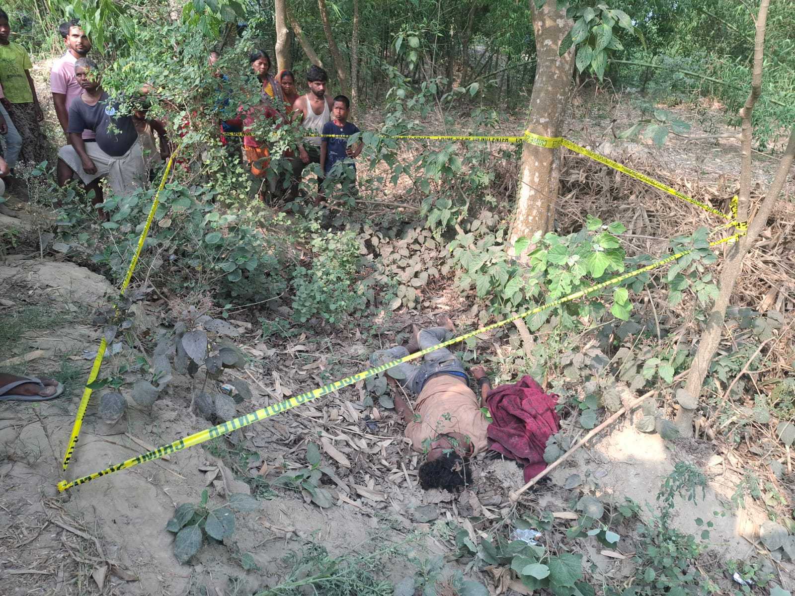 SHEOHAR .औरा मिलकाना  गांव में एक 22 वर्षीय युवक का पुलिस ने किया शव बरामद,